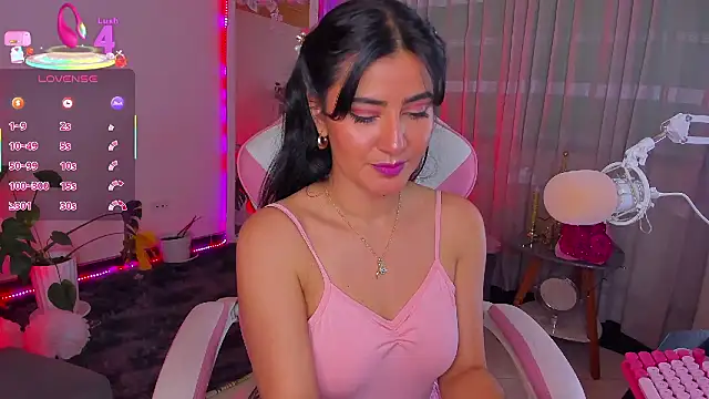 Snapshot of Violetta_kim1 chatting on January 7, 2026, 10:26 pm Violetta kim1 online show from January 7, 2026, 10:26 pm