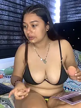 Snapshot of Kittyy_Hott_ chatting on February 21, 2025, 2:59 pm Kittyy Hott online show from February 21, 2025, 2:59 pm