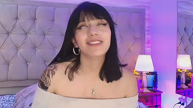 Snapshot of AlissonLopez_ chatting on February 18, 2025, 10:27 am AlissonLopez online show from February 18, 2025, 10:27 am