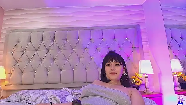 Snapshot of AlissonLopez_ chatting on February 21, 2025, 10:17 am AlissonLopez online show from February 21, 2025, 10:17 am