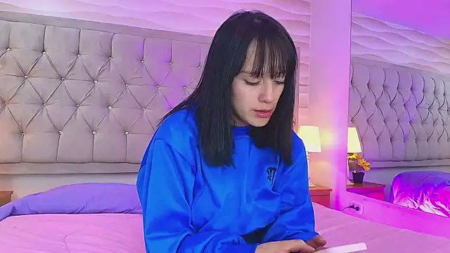 Snapshot of AlissonLopez_ chatting on March 14, 2025, 4:21 am AlissonLopez online show from March 14, 2025, 4:21 am