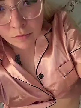 xxcurvyjessiexx online show from October 6, 2025, 7:25 pm