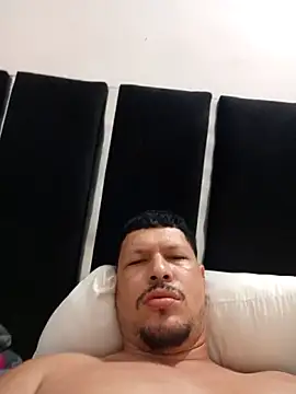 Snapshot of PIGDIRTY22 chatting on October 20, 2025, 10:21 pm PIGDIRTY22 online show from October 20, 2025, 10:21 pm