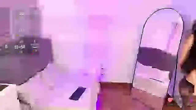 Snapshot of hazel_lee_ross chatting on September 8, 2025, 6:29 pm hazel lee ross online show from September 8, 2025, 6:29 pm