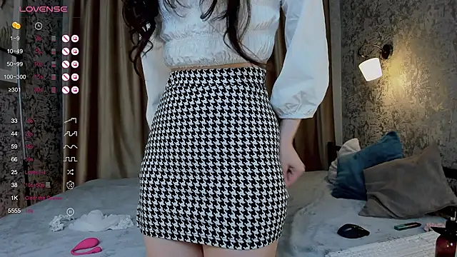 FreyaRaya online show from September 14, 2025, 3:07 am