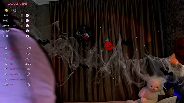 FreyaRaya online show from October 22, 2025, 3:39 am