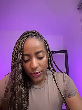 evangeline ch online show from December 2, 2025, 11:50 pm