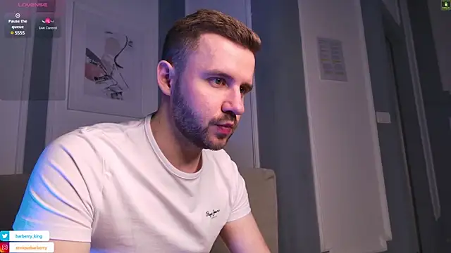 EnriqueBarberry online show from March 9, 2025, 6:28 am