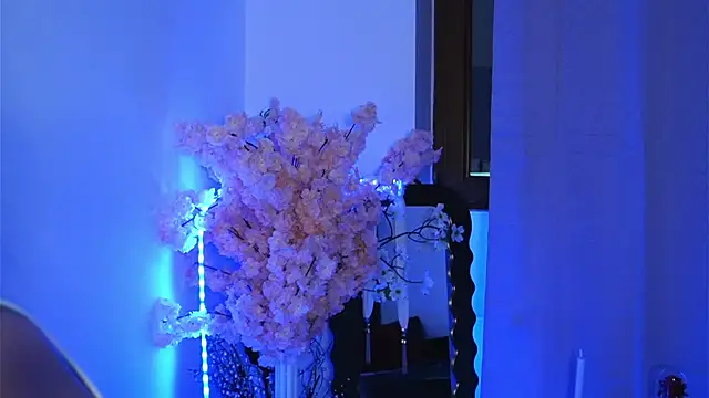 ivyleague  online show from March 31, 2026, 5:37 pm