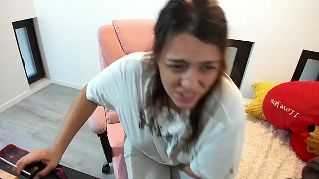 Snapshot of Dyana_Kaylinn chatting on November 28, 2025, 6:24 am Dyana Kaylinn online show from November 28, 2025, 6:24 am