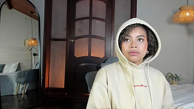 Snapshot of nayah__ chatting on February 19, 2026, 8:17 pm nayah online show from February 19, 2026, 8:17 pm