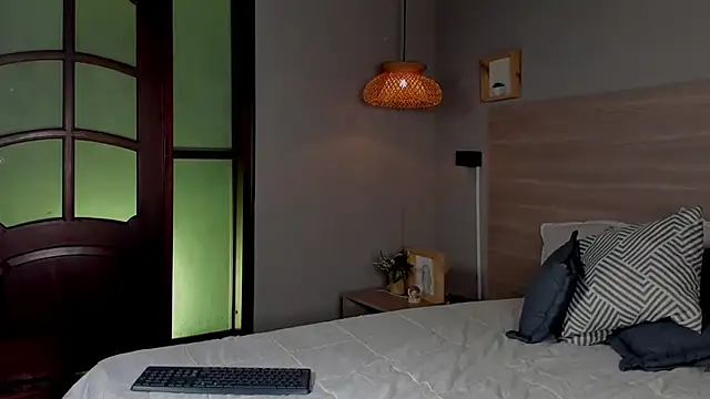 nayah   online show from October 21, 2025, 8:30 pm