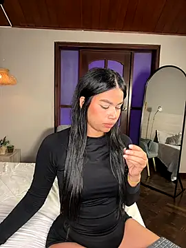 Snapshot of nayah__ chatting on December 19, 2025, 8:00 pm nayah online show from December 19, 2025, 8:00 pm