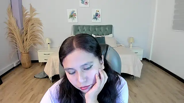 Snapshot of _Natalie18 chatting on November 14, 2025, 10:13 pm Natalie18 online show from November 14, 2025, 10:13 pm