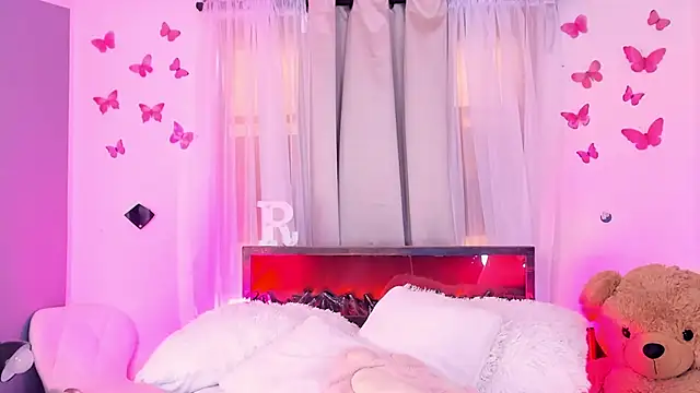 rosemonrooe online show from February 12, 2026, 9:36 pm