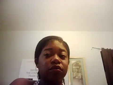 Snapshot of MommyConfident chatting on August 5, 2026, 8:47 pm MommyConfident online show from August 5, 2026, 8:47 pm