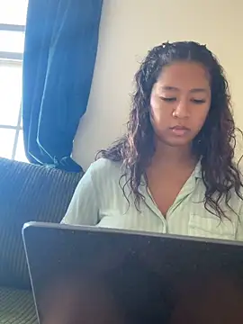 Snapshot of VanessaBling chatting on November 8, 2025, 4:21 pm VanessaBling online show from November 8, 2025, 4:21 pm