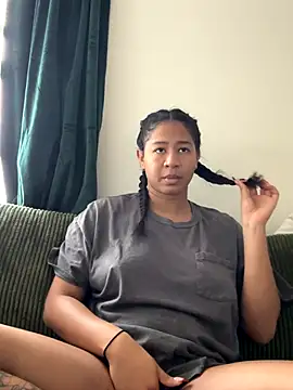 VanessaBling online show from December 5, 2025, 3:43 pm