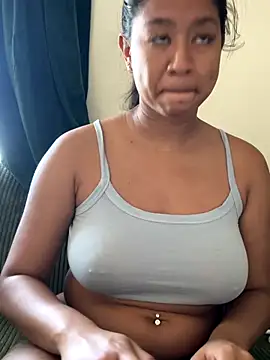 Snapshot of VanessaBling chatting on November 3, 2025, 9:40 pm VanessaBling online show from November 3, 2025, 9:40 pm