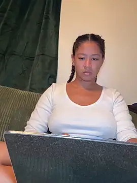 Snapshot of VanessaBling chatting on November 21, 2025, 2:43 am VanessaBling online show from November 21, 2025, 2:43 am