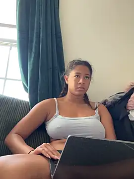 Snapshot of VanessaBling chatting on October 15, 2025, 2:14 pm VanessaBling online show from October 15, 2025, 2:14 pm