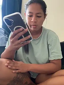 Snapshot of VanessaBling chatting on October 24, 2025, 3:11 pm VanessaBling online show from October 24, 2025, 3:11 pm