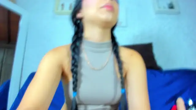 Snapshot of emiily_s chatting on March 19, 2025, 12:12 pm emiily s online show from March 19, 2025, 12:12 pm