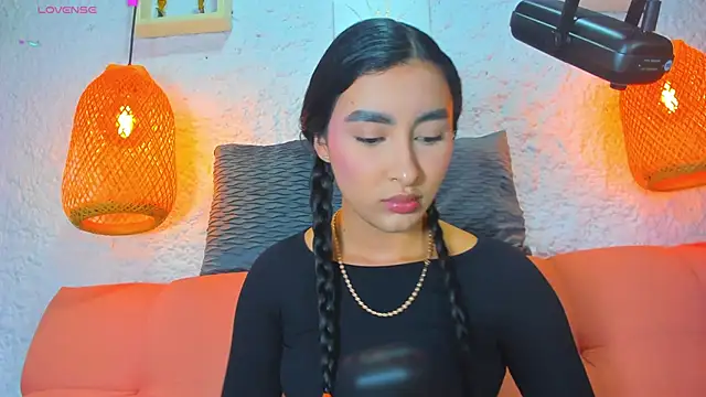 Snapshot of emiily_s chatting on September 26, 2025, 12:12 pm emiily s online show from September 26, 2025, 12:12 pm