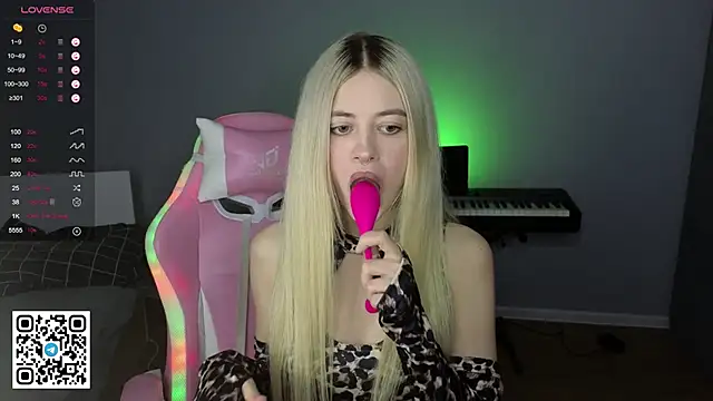 Snapshot of mybunnywendy chatting on February 8, 2025, 3:21 pm mybunnywendy online show from February 8, 2025, 3:21 pm