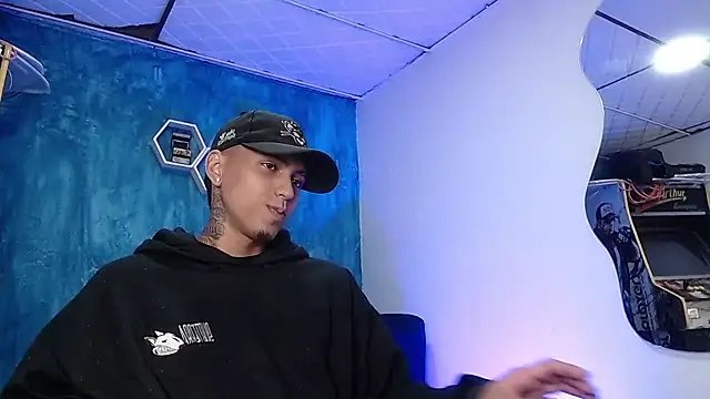 Snapshot of Liam_lee chatting on January 25, 2025, 12:58 pm Liam lee online show from January 25, 2025, 12:58 pm