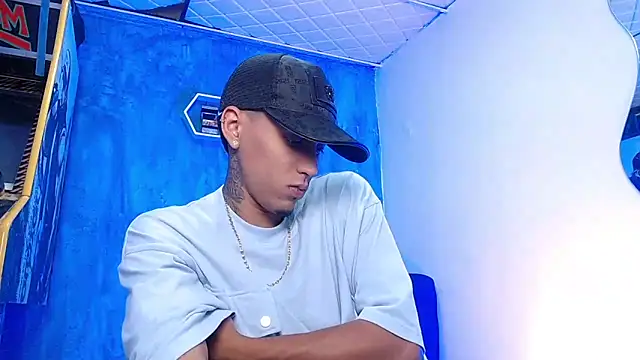 Snapshot of Liam_lee chatting on February 25, 2025, 4:25 pm Liam lee online show from February 25, 2025, 4:25 pm