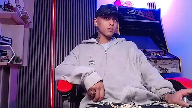 Snapshot of Liam_lee chatting on March 6, 2025, 1:24 pm Liam lee online show from March 6, 2025, 1:24 pm