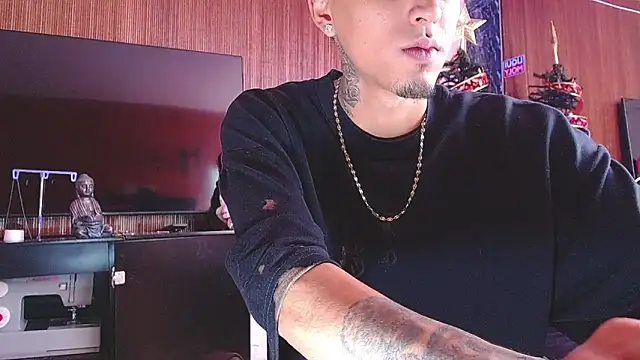 Liam lee online show from December 14, 2025, 8:03 pm