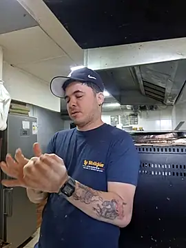 Victorjose3030 online show from December 4, 2025, 7:46 pm