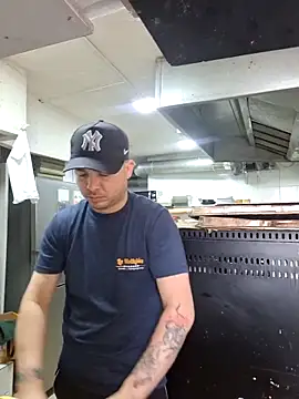 Victorjose3030 online show from October 18, 2025, 7:27 pm