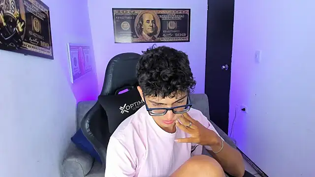 Snapshot of TylerWhite_ chatting on March 2, 2025, 2:51 am TylerWhite online show from March 2, 2025, 2:51 am
