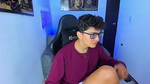 Snapshot of TylerWhite_ chatting on March 7, 2025, 2:57 am TylerWhite online show from March 7, 2025, 2:57 am