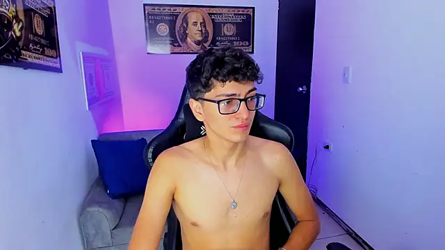 Snapshot of TylerWhite_ chatting on February 25, 2025, 5:52 am TylerWhite online show from February 25, 2025, 5:52 am