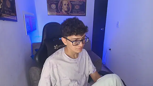 Snapshot of TylerWhite_ chatting on February 27, 2025, 3:08 am TylerWhite online show from February 27, 2025, 3:08 am