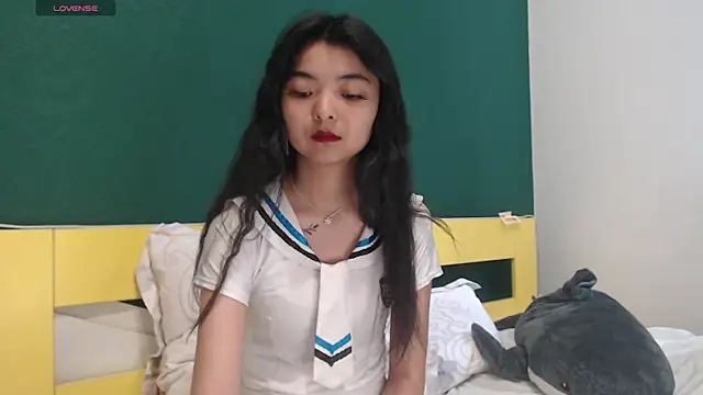 Snapshot of Shy_Kira chatting on June 4, 2026, 8:52 am Shy Kira online show from June 4, 2026, 8:52 am