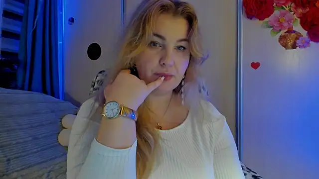 CoraSwon online show from November 20, 2025, 10:52 pm