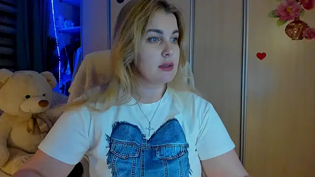 CoraSwon online show from March 25, 2026, 7:24 pm