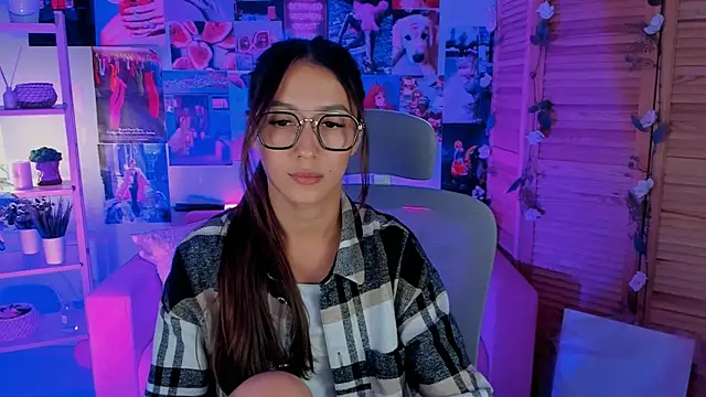 LanaBaker online show from March 13, 2025, 6:05 am