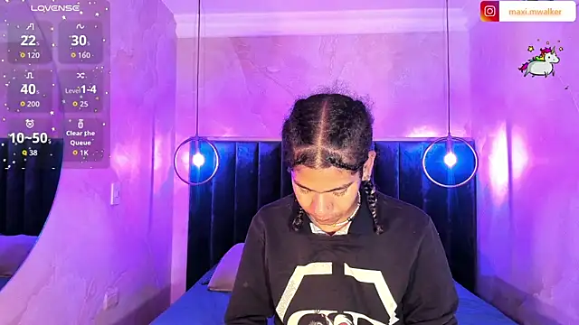 Maxim-Walker online show from October 22, 2025, 3:17 am