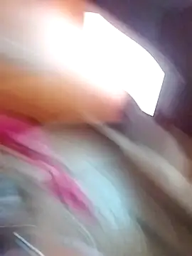 littlebrunett online show from October 5, 2025, 3:14 pm