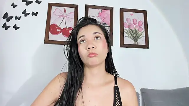 Snapshot of Emiily_Parkerr chatting on April 21, 2026, 11:11 pm Emiily Parkerr online show from April 21, 2026, 11:11 pm