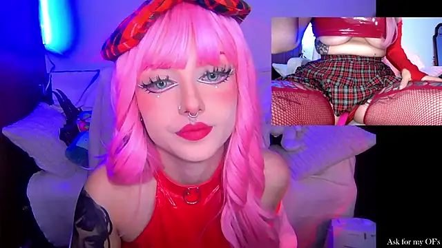 Snapshot of HollyDominic chatting on December 2, 2025, 4:52 pm HollyDominic online show from December 2, 2025, 4:52 pm