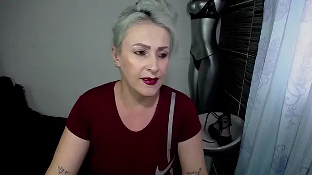 Snapshot of Emma_Rizzoo chatting on May 12, 2026, 8:15 pm Emma Rizzoo online show from May 12, 2026, 8:15 pm