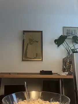 Off  Melonenmandy online show from February 18, 2026, 3:41 pm