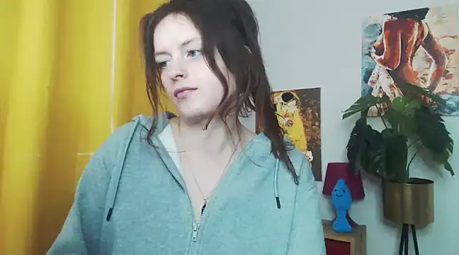 juicyNadine online show from February 13, 2025, 9:30 am